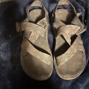 Chacos Men's Size 11 Black and Grey